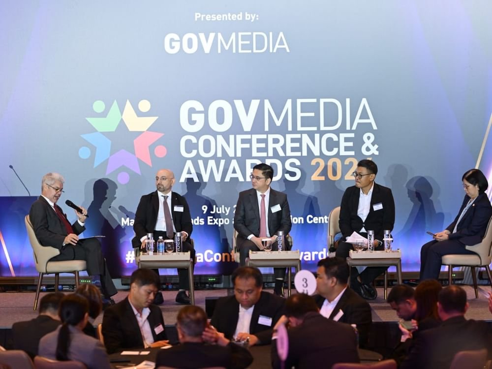 غرفة عجمان تحصد جائزة الحكومة الذكية في مؤتمر وجوائز GovMedia 2026 بسنغافورة 1 غرفة عجمان تحصد جائزة الحكومة الذكية في مؤتمر وجوائز GovMedia 2026 بسنغافورة