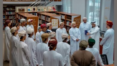 وفد طلابي عماني يطلع على جهود "الشارقة للتراث" في حفظ وصون التراث الثقافي 2 وفد طلابي عماني يطلع على جهود "الشارقة للتراث" في حفظ وصون التراث الثقافي