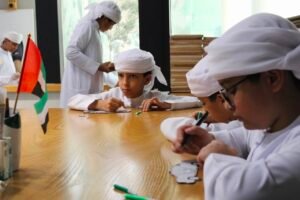 «استديو الصنّاع» يستضيف المشاركين في برنامج «المتحري الواعد» ضمن ورش فنية تفاعلية 2 «استديو الصنّاع» يستضيف المشاركين في برنامج «المتحري الواعد» ضمن ورش فنية تفاعلية