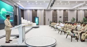 اللواء حارب الشامسي يكرم مراكز الشرطة المُتميزة خلال الربع الثاني من 2026 4 اللواء حارب الشامسي يكرم مراكز الشرطة المُتميزة خلال الربع الثاني من 2026