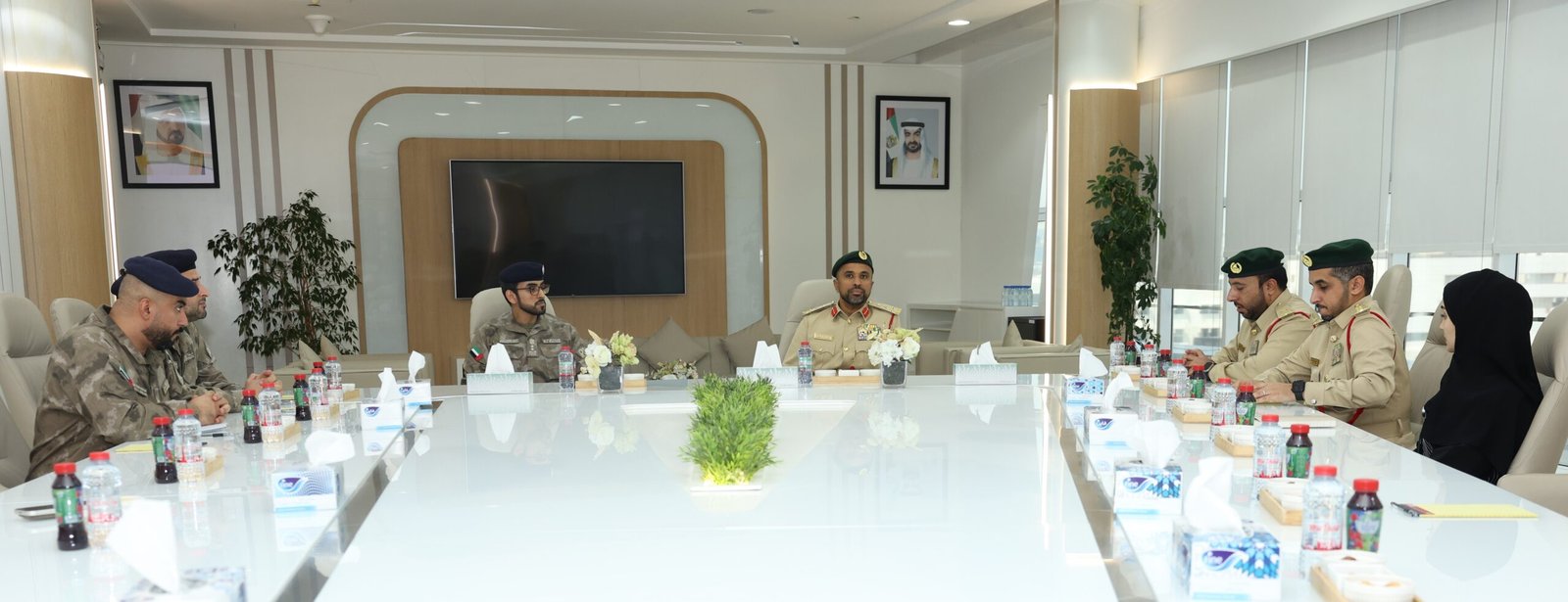 شرطة أبوظبي تطلع على أفضل ممارسات الحوكمة والامتثال في شرطة دبي 1 شرطة أبوظبي