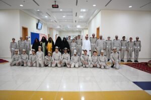 شرطة أبوظبي تعزز الهوية الوطنية لدى «أبطال شرطة الغد» بمشاركة مجلس حكماء مدينة زايد 2 شرطة أبوظبي تعزز الهوية الوطنية لدى «أبطال شرطة الغد» بمشاركة مجلس حكماء مدينة زايد