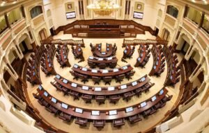 «البرلمان العربي للطفل» يناقش دور الأسرة في بناء بيئة آمنة لأطفالهم