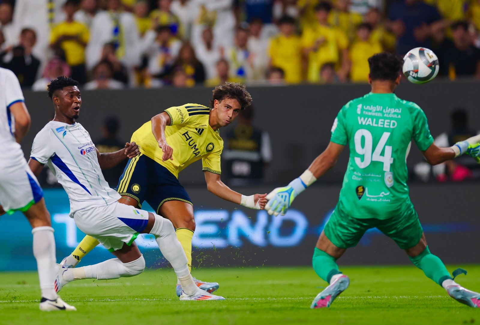 اتحاد جدة يتعثر أمام الخلود.. والنصر يضرب الفتح بثلاثية 1 اتحاد جدة يتعثر أمام الخلود.. والنصر يضرب الفتح بثلاثية