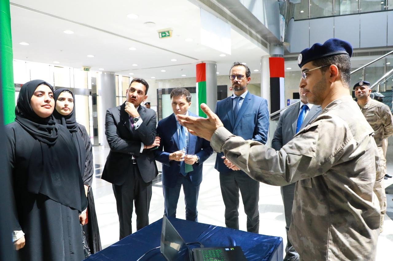 شرطة أبوظبي تطلع وفد الشرطة الإيطالية على منظومتي التأهيل الشرطي والمدينة الآمنة 1 شرطة أبوظبي