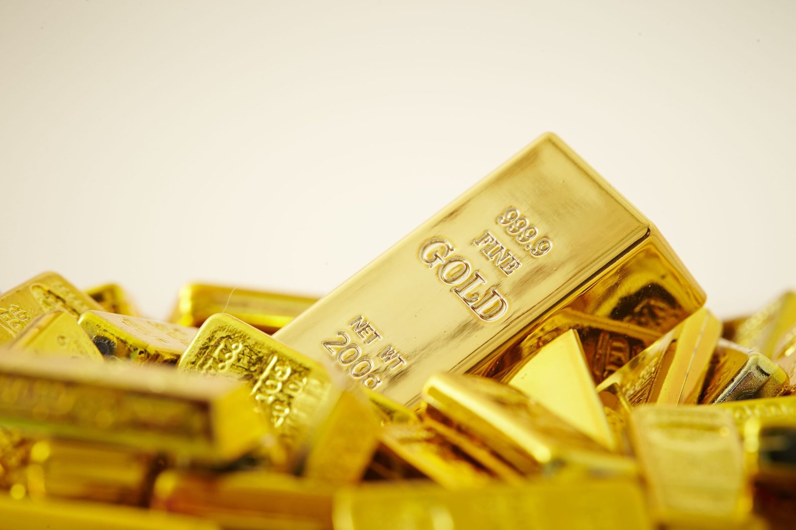 أسعار الذهب تهبط لأدنى مستوى منذ نحو أسبوعين 1 أسعار الذهب