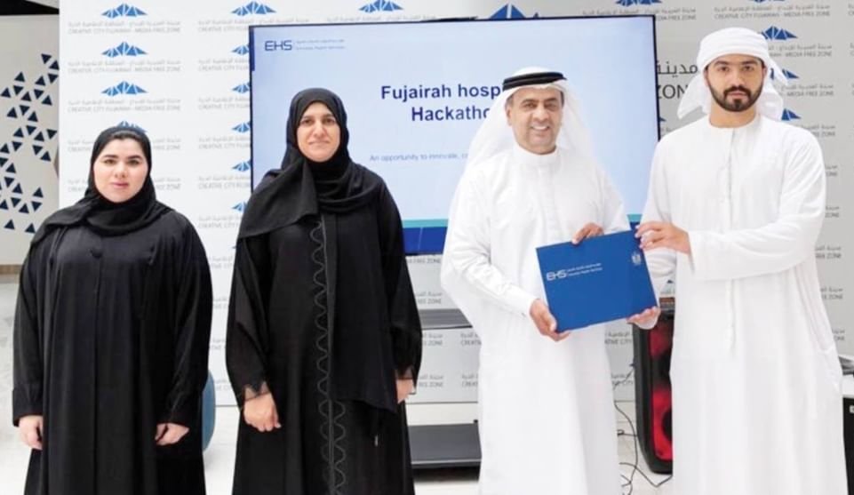 "هاكاثون الشباب" في مستشفى الفجيرة يطوع الذكاء الاصطناعي لاستدامة القطاع الصحي 1 هاكاثون الشباب