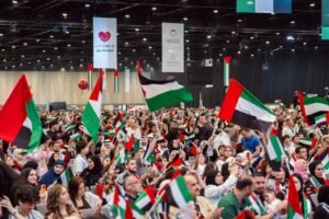 بحضور جماهيري تجاوز 50 ألف شخص بمدينة إكسبو دبي.. نهيان بن مبارك يشارك أبناء الجالية الفلسطينية الاحتفاء بثقافتهم وتراثهم وقصص نجاحهم في الإمارات 5 بحضور جماهيري تجاوز 50 ألف شخص بمدينة إكسبو دبي.. نهيان بن مبارك يشارك أبناء الجالية الفلسطينية الاحتفاء بثقافتهم وتراثهم وقصص نجاحهم في الإمارات