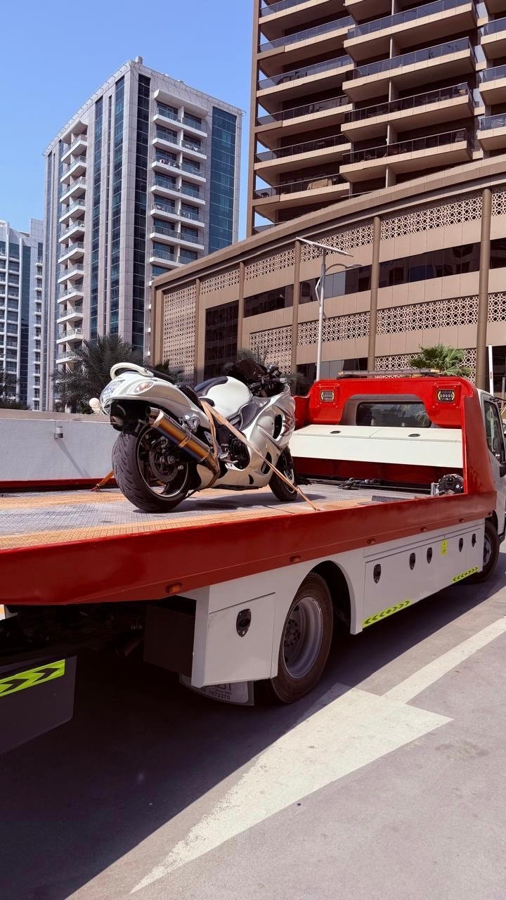 شرطة دبي تضبط سائق دراجة نارية يقود بسرعة جنونية 1 شرطة دبي تضبط سائق دراجة نارية يقود بسرعة جنونية