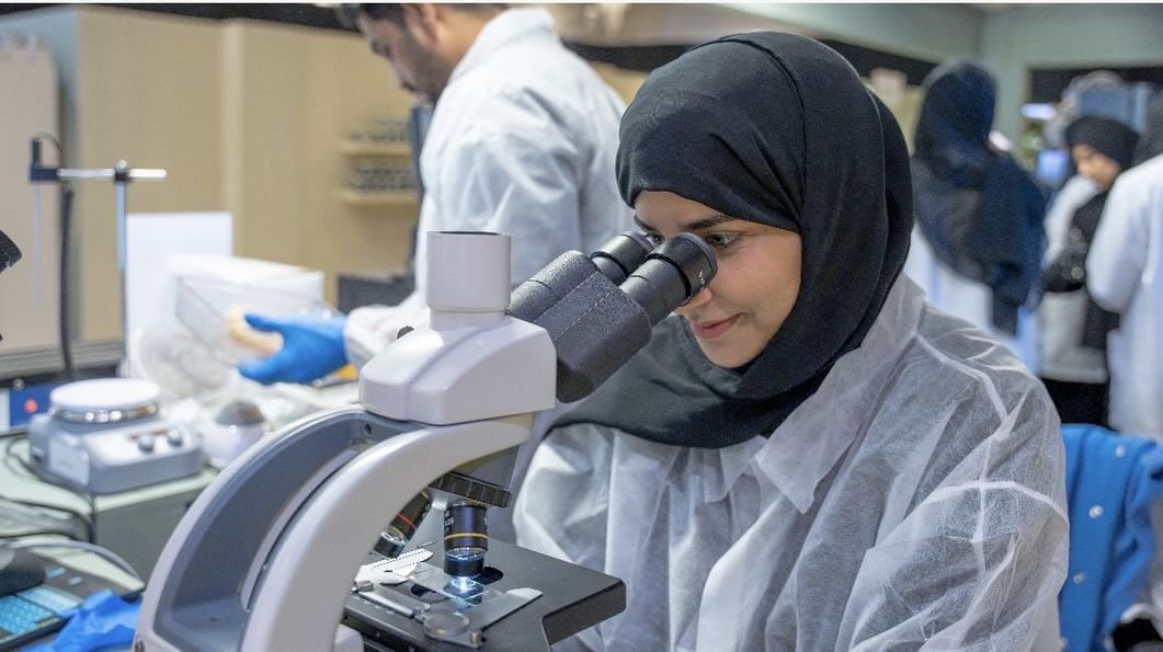 بلدية عجمان تفحص 238 عينة عسل خلال مهرجان ليوا عجمان للرطب والعسل 1 بلدية عجمان