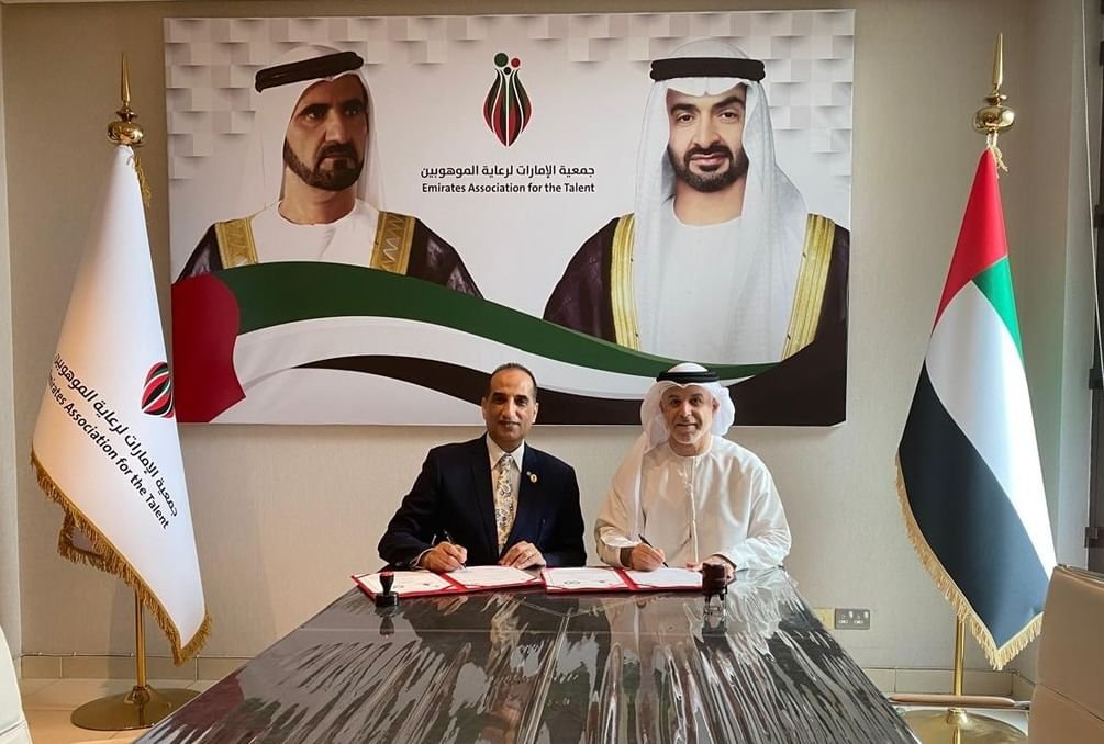 "الإمارات لرعاية الموهوبين" واتحاد المبدعين العرب يوقعان بروتوكول تعاون لدعم المواهب والإبداع 1 الإمارات