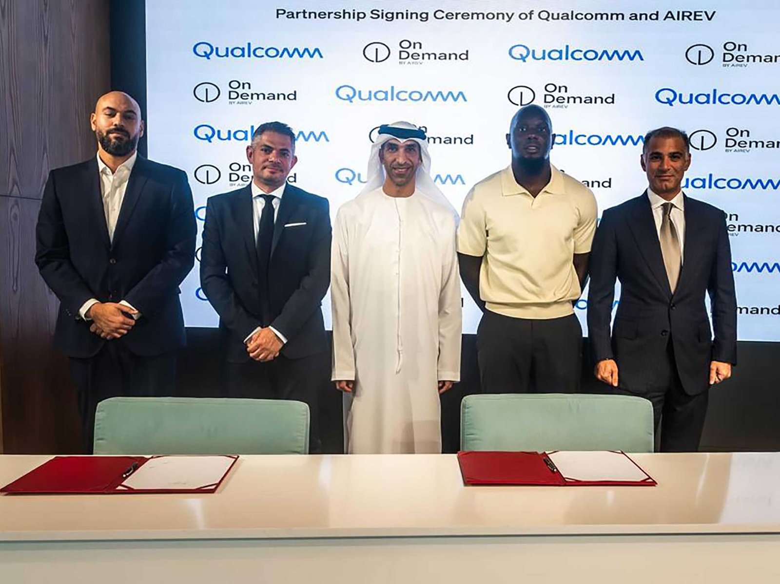"AIREV" الإماراتية و"Qualcomm" العالمية تتعاونان بمجال تبنّي الذكاء الاصطناعي المستقل 1 AIREV