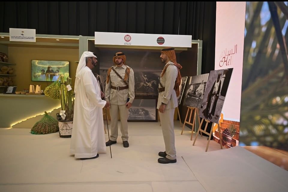 شرطة أبوظبي تستعرض تاريخها وموروثها الأمني في "ليوا عجمان للرطب والعسل" 1 شرطة أبوظبي