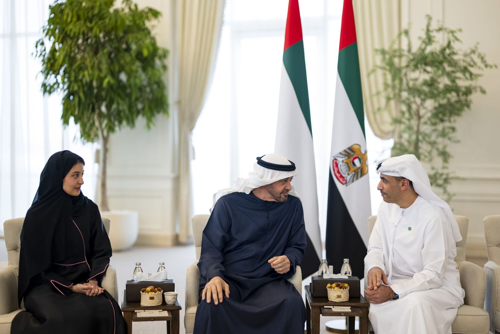 رئيس الدولة يستقبل فريق عمل جناح الإمارات في "إكسبو 2025 أوساكا" في اليابان 1 رئيس الدولة يستقبل فريق عمل جناح الإمارات في "إكسبو 2025 أوساكا" في اليابان