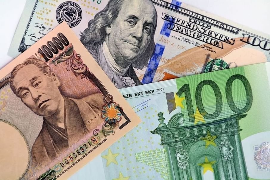 الدولار قرب أدنى مستوى في شهرين أمام العملات الرئيسية 1 الدولار