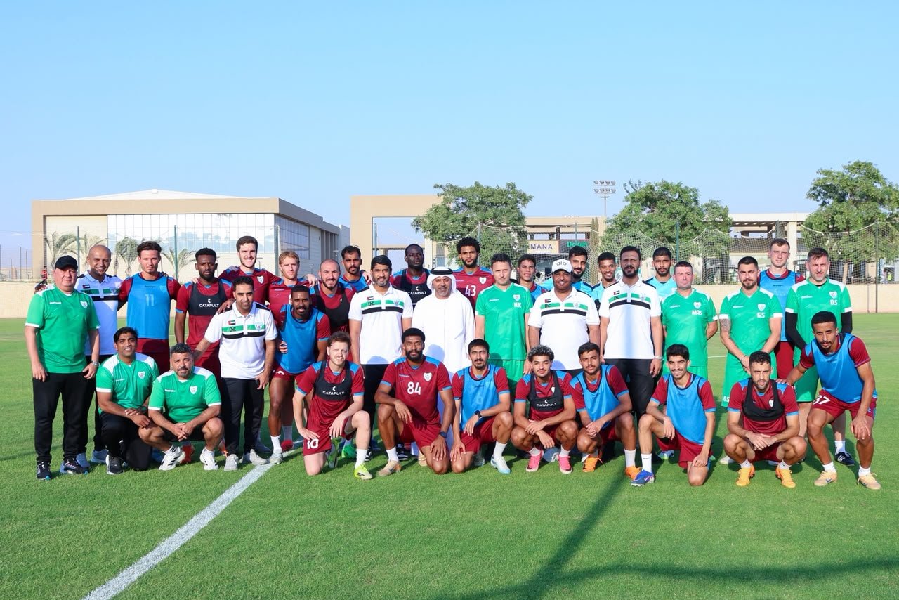 سفير الإمارات لدى مصر يزور معسكر الفريق الأول لكرة القدم لنادي دبا الحصن 1 سفير الإمارات