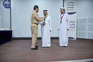 سالم بن هويدن يتقلد المنديل الكشفي ودرع مفوضية كشافة الشارقة 3 سالم بن هويدن يتقلد المنديل الكشفي ودرع مفوضية كشافة الشارقة