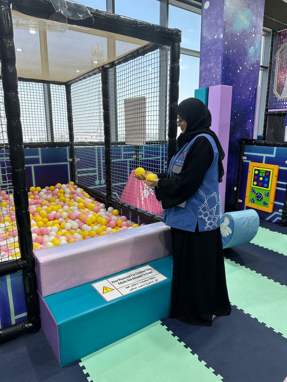 بلدية أبوظبي تطلق حملة "صيفنا آمن" للرقابة على المنشآت الترفيهية وصالات الألعاب 1 صيفنا آمن