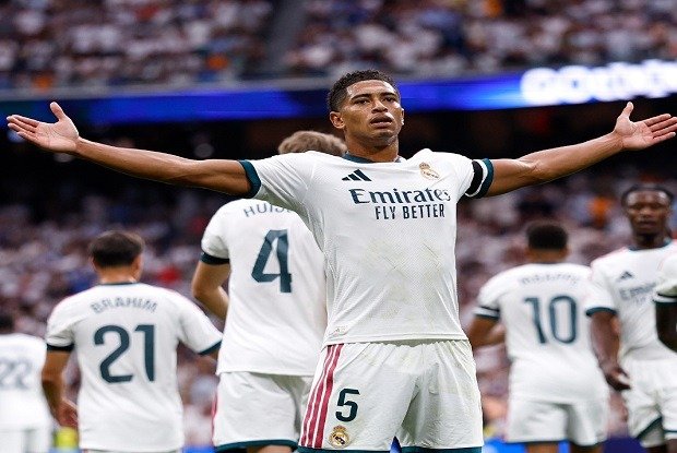 قطار ريال مدريد يدهس مالاجا في الليجا 1 قطار ريال مدريد يدهس مالاجا في الليجا
