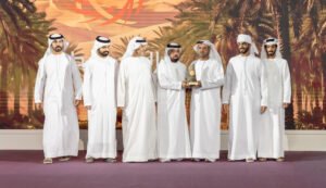 «العين للرطب» يتوج الفائزين بـ «نخبة توام» و«إبداع من جذع النخلة» 7 «العين للرطب» يتوج الفائزين بـ «نخبة توام» و«إبداع من جذع النخلة»