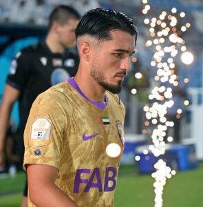 "شارات التميز" تخطف الأنظار في افتتاح دوري أدنوك التاريخي 2 "شارات التميز" تخطف الأنظار في افتتاح دوري أدنوك التاريخي