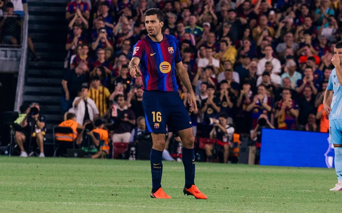 رودري يغيب عن مران برشلونة قبل لقاء رايو فاليكانو 1 رودري