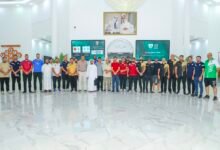 نادي دبا الحصن يستقبل دائرة الخدمات الاجتماعية لتوعية الرياضيين بأخلاقيات العمل التطوعي