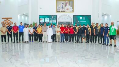 نادي دبا الحصن يستقبل دائرة الخدمات الاجتماعية لتوعية الرياضيين بأخلاقيات العمل التطوعي
