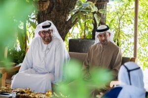 رئيس الدولة ومحمد بن راشد يبحثان شؤون الوطن خلال لقائهما في استراحة المرموم في دبي 3 رئيس الدولة ومحمد بن راشد يبحثان شؤون الوطن خلال لقائهما في استراحة المرموم في دبي