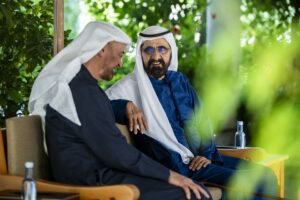 رئيس الدولة ومحمد بن راشد يبحثان شؤون الوطن خلال لقائهما في استراحة المرموم في دبي 4 رئيس الدولة ومحمد بن راشد يبحثان شؤون الوطن خلال لقائهما في استراحة المرموم في دبي
