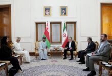 سلطنة عمان وإيران تبحثان إطارا مرحليا مقترحا لإنشاء ممر ملاحي مؤقت مشترك عبر مضيق هرمز