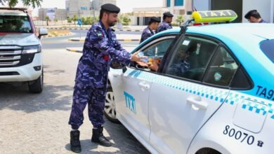 شرطة عجمان تنفذ مبادرة "وياكم صيفنا بارد2026" لإسعاد العمال 3 شرطة عجمان تنفذ مبادرة "وياكم صيفنا بارد2026" لإسعاد العمال