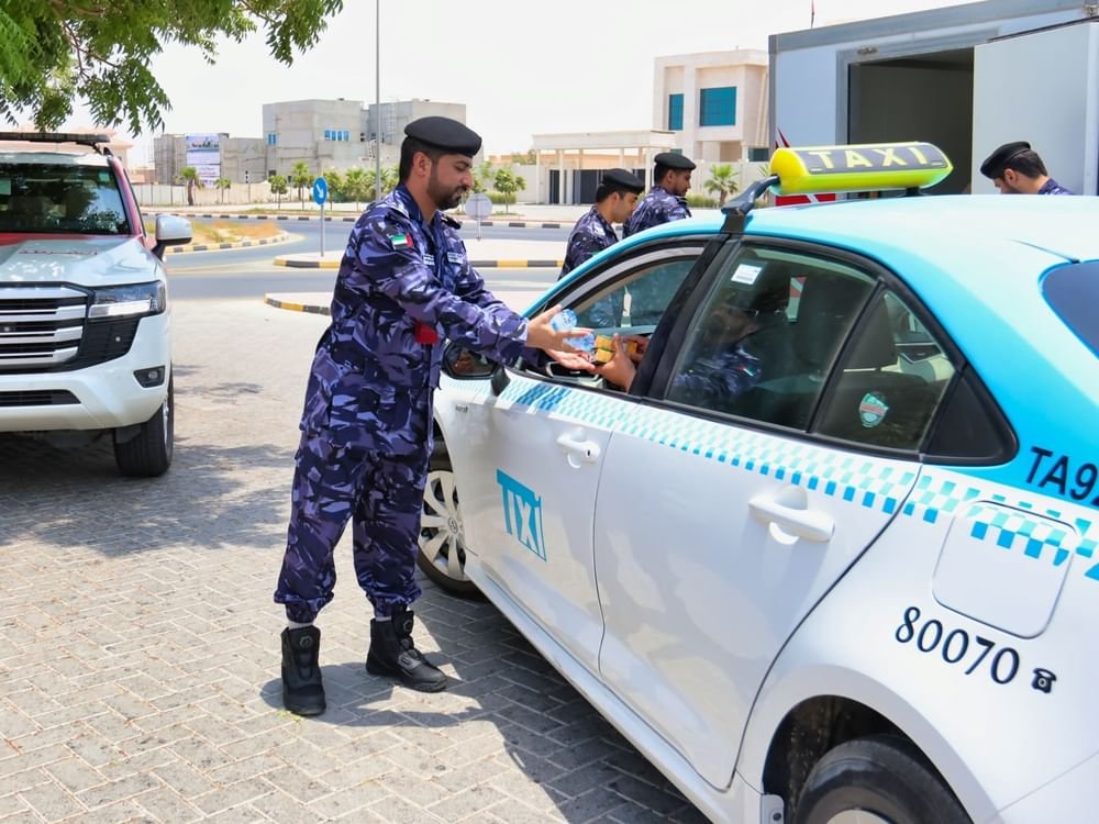 شرطة عجمان تنفذ مبادرة "وياكم صيفنا بارد2026" لإسعاد العمال 1 شرطة عجمان تنفذ مبادرة "وياكم صيفنا بارد2026" لإسعاد العمال