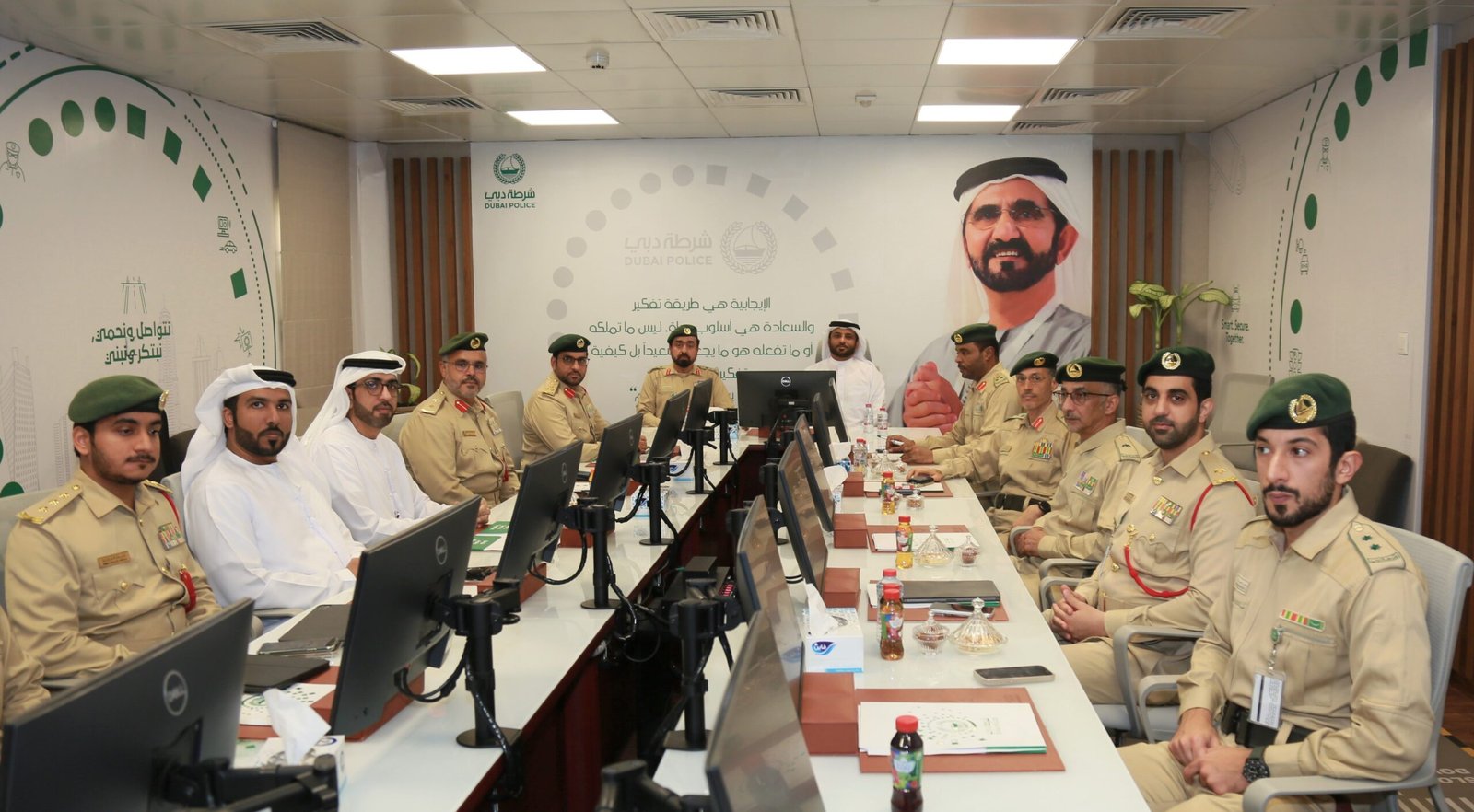 اللواء حارب الشامسي يطلع على سير العمل في الإدارة العامة للمرور 1 حارب الشامسي