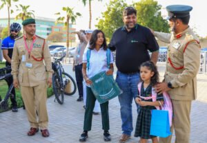 شرطة دبي تحتفي بعودة الطلبة إلى المدارس وتعزز حضورها التوعوي 6 شرطة دبي تحتفي بعودة الطلبة إلى المدارس وتعزز حضورها التوعوي