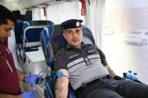 شرطة أبوظبي تنظم حملة للتبرع بالدم في «الظفرة» 2 شرطة أبوظبي تنظم حملة للتبرع بالدم في «الظفرة»