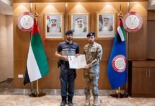 قائد عام شرطة أبوظبي يكرّم الشرطي أول علي الهاجري لموقفه الإنساني مع عائلات تعطلت حافلتهم 13 قائد عام شرطة أبوظبي يكرّم الشرطي أول علي الهاجري لموقفه الإنساني مع عائلات تعطلت حافلتهم
