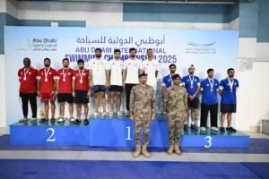 شرطة أبوظبي تتوج الفائزين في بطولة درع المدير العام للسباحة 2026
