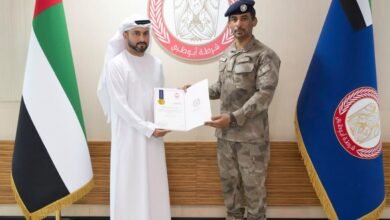 شرطة أبوظبي تكرّم نماذج مجتمعية أسهمت في إنقاذ الأرواح 2 شرطة أبوظبي تكرّم نماذج مجتمعية أسهمت في إنقاذ الأرواح