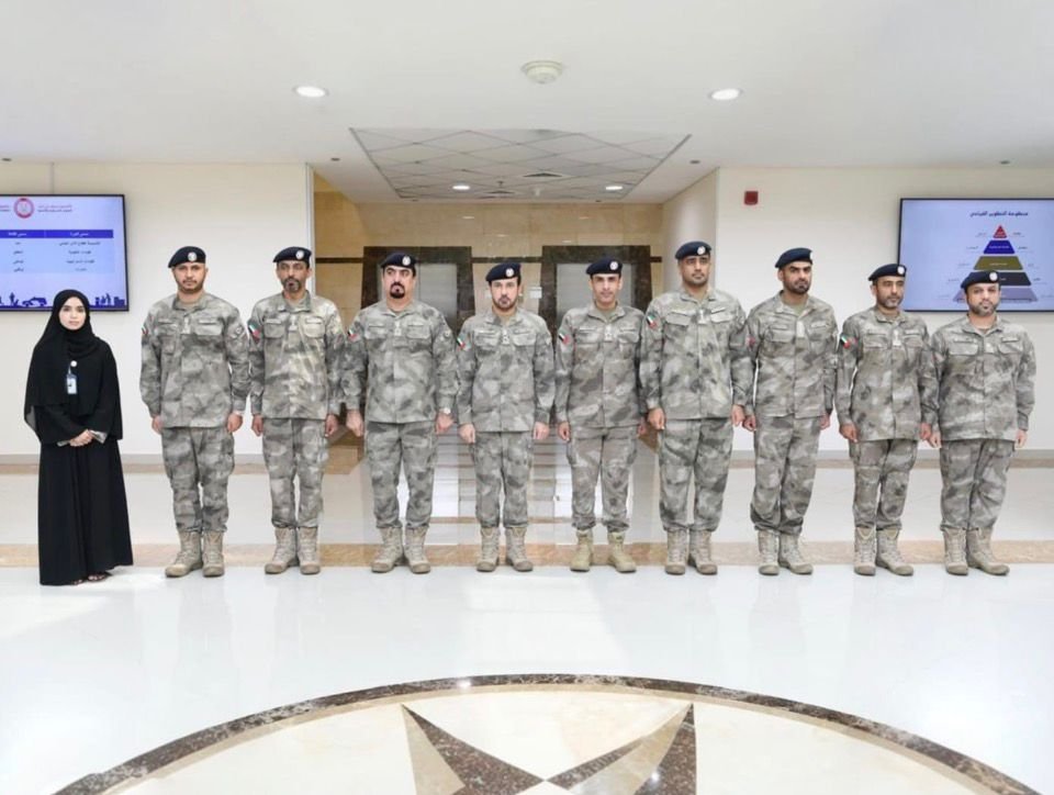 قائد عام شرطة أبوظبي يطلع على منظومة التطوير القيادي بأكاديمية سيف بن زايد 1 قائد عام شرطة أبوظبي يطلع على منظومة التطوير القيادي بأكاديمية سيف بن زايد
