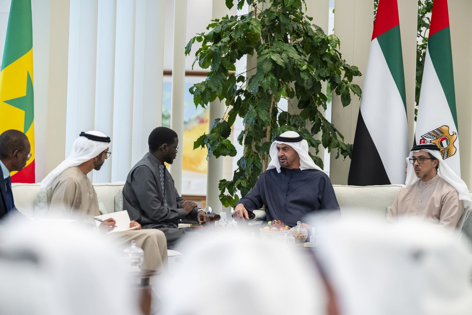 رئيس الدولة ورئيس السنغال يبحثان تعزيز علاقات التعاون بين البلدين 1 رئيس الدولة