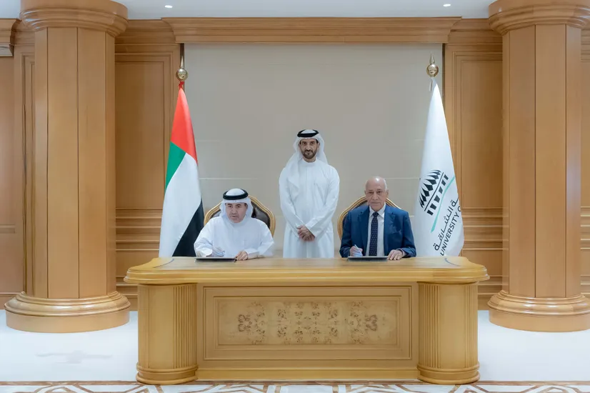 سلطان بن أحمد القاسمي يشهد توقيع مذكرة تفاهم بين جامعة الشارقة ومستشفى الجامعة 1 سلطان بن أحمد القاسمي