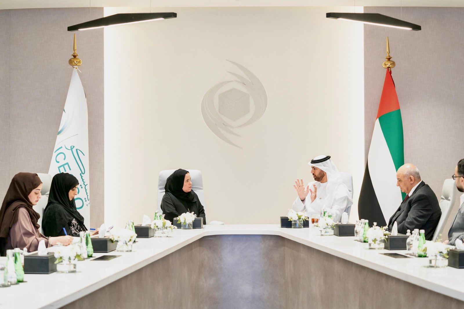 وفد اللجنة الوطنية لدولة الإمارات العربية المتحدة للتربية والثقافة والعلوم يزور المكتب الإقليمي لمنظمة العالم الإسلامي للتربية والعلوم والثقافة للإيسيسكو في الشارقة 1 وفد اللجنة الوطنية