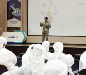 شرطة أبوظبي تعزز جاهزية الشباب للمستقبل ضمن برنامج «غطاريف»