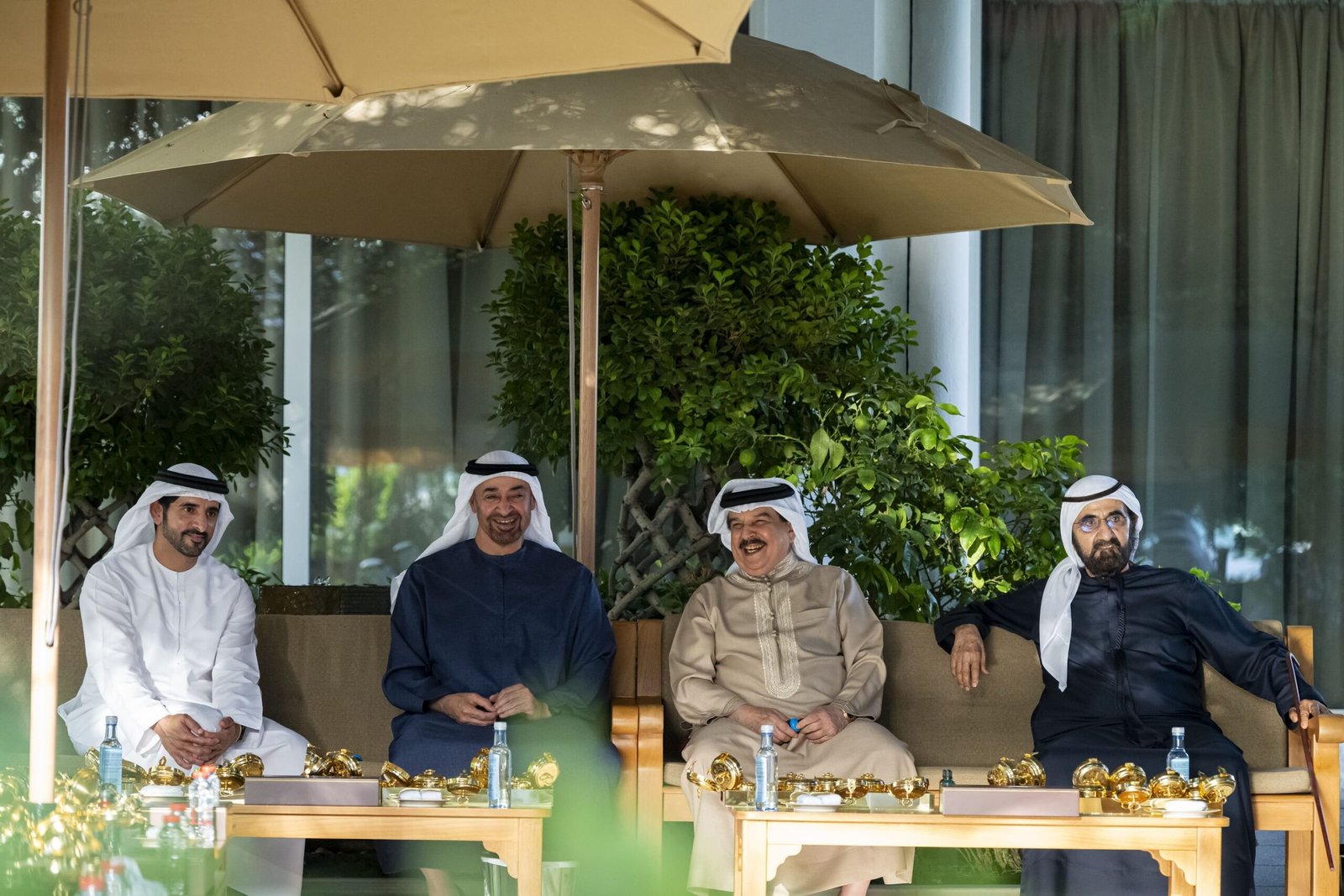 رئيس الدولة يلتقي ملك البحرين بحضور محمد بن راشد 1 رئيس الدولة