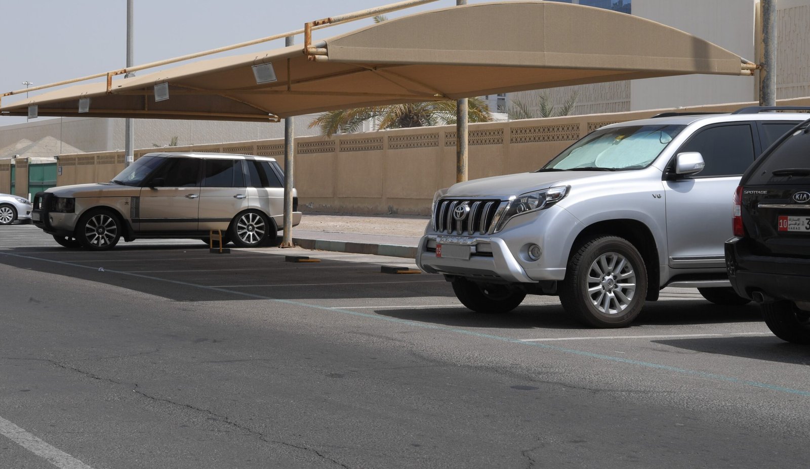 بلدية أبوظبي تحدد ضوابط وآليات الحصول على تصريح مظلات السيارات عبر منصة "تم" 1 بلدية أبوظبي