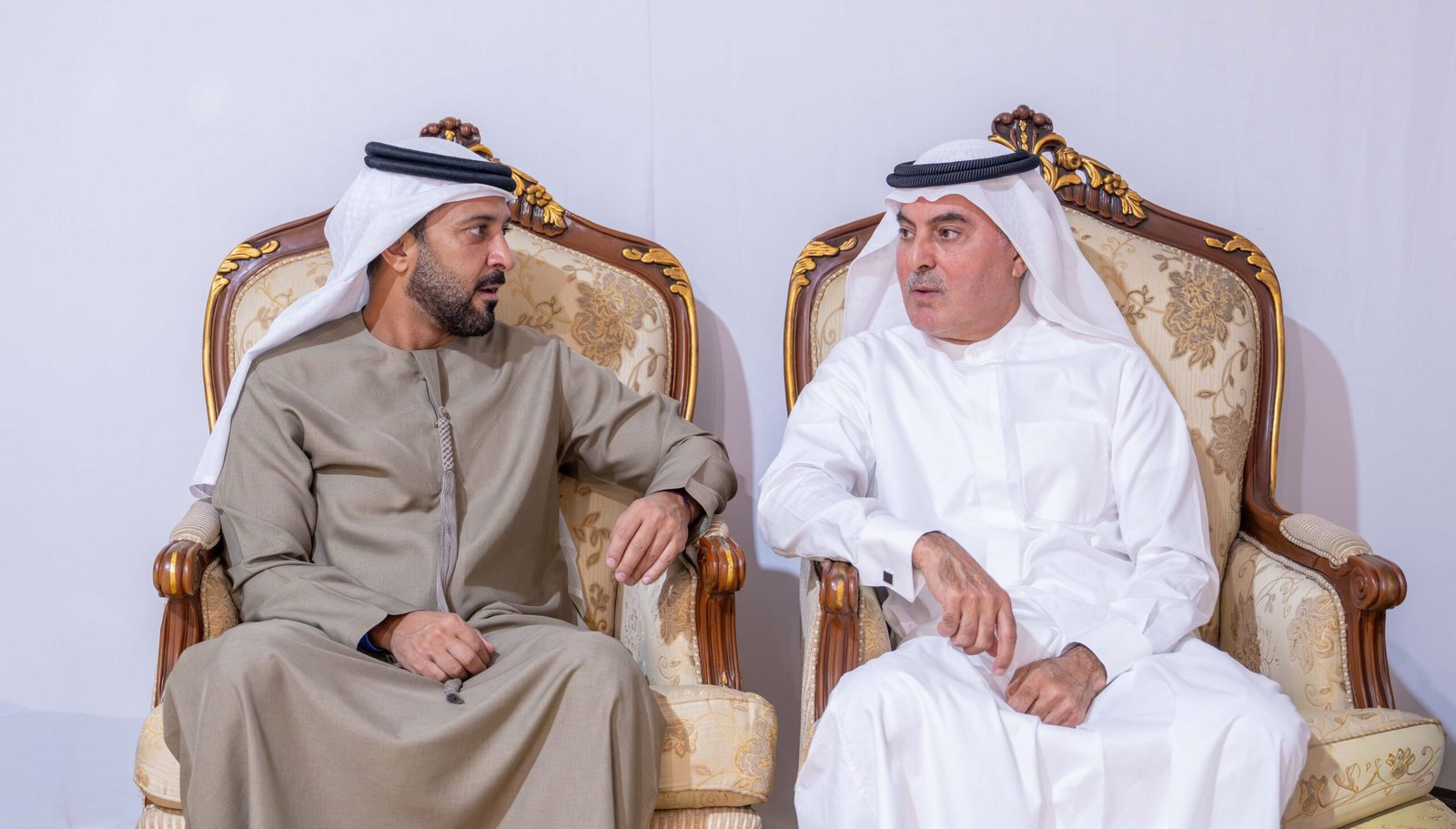 عمار بن حميد يقدم واجب العزاء في وفاة الشيخ محمد بن سالم بن سلطان القاسمي 1 عمار بن حميد