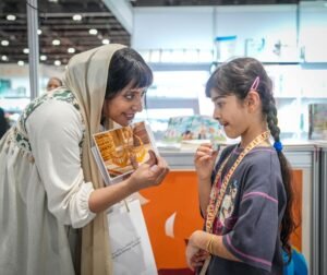 «أبوظبي للتراث» تحتفي بالكتاب والموروث في معرض أبوظبي الدولي للكتاب