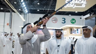 سيف بن زايد يتفقد عدداً من الأجنحة الوطنية والدولية في معرض أبوظبي الدولي للصيد والفروسية 2026 5 سيف بن زايد