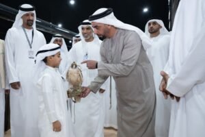 سيف بن زايد يتفقد عدداً من الأجنحة الوطنية والدولية في معرض أبوظبي الدولي للصيد والفروسية 2026